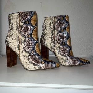 Trista Steve Madden snake boots